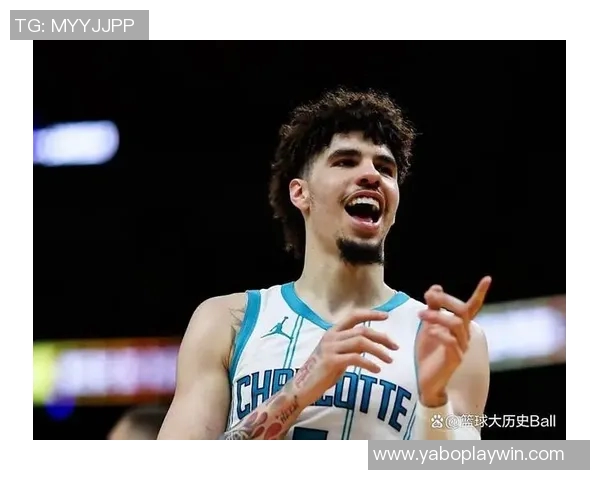 拉梅洛鲍尔第三节三分球精准发力助球队逆转拿下22分表现惊艳
